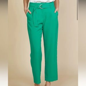 PLEATED STRAIGHT LEG PANTS